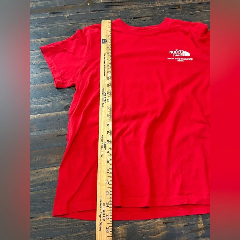 The North Face Red T-Shirt Medium Activewear‎ Sporty